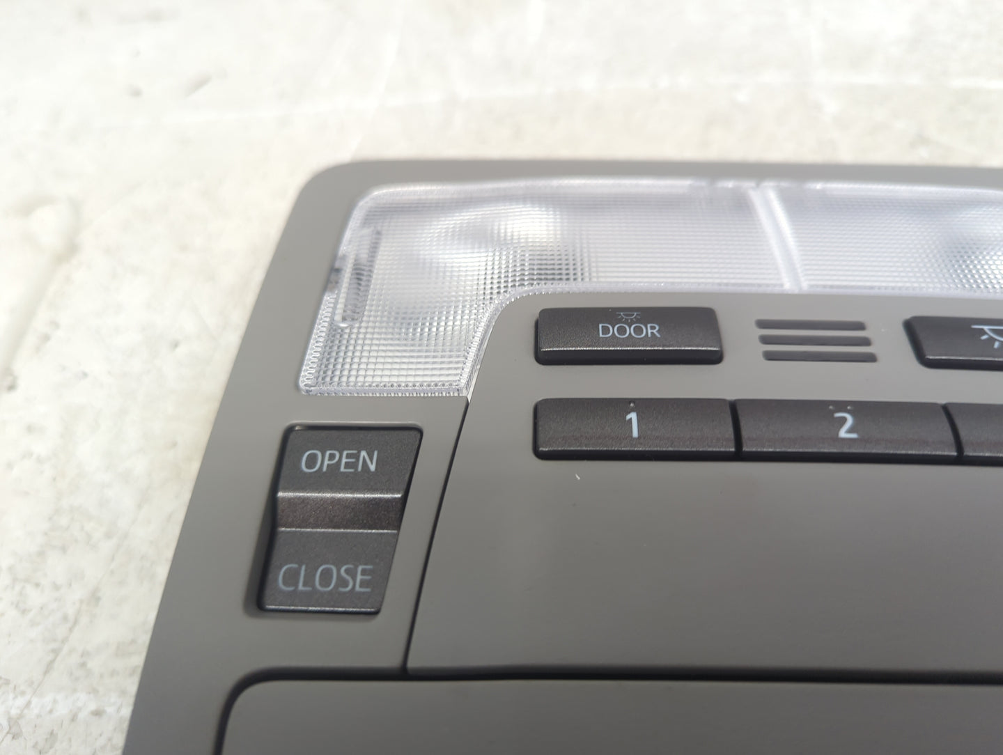 2014-2019 Toyota Highlander Overhead Console W/rear Climate Control Tan - Oemusedautoparts1.com