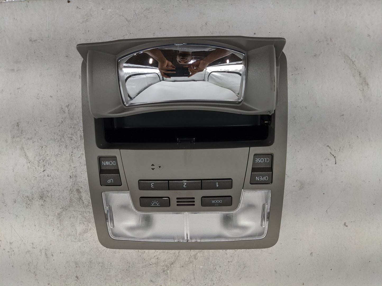 2019 Toyota Highlander Overhead Roof Console Tan - Oemusedautoparts1.com
