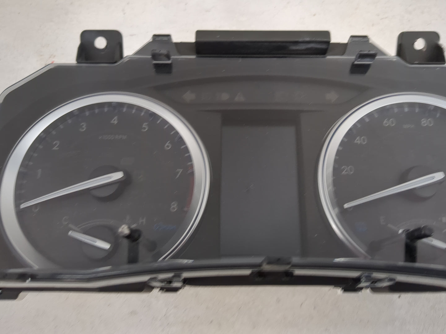 2017-2019 Toyota Highlander Instrument Cluster Speedometer Gauges P/N:83800-0E811-00 TN257560-4900 Miles: Fits Fits 2017 201