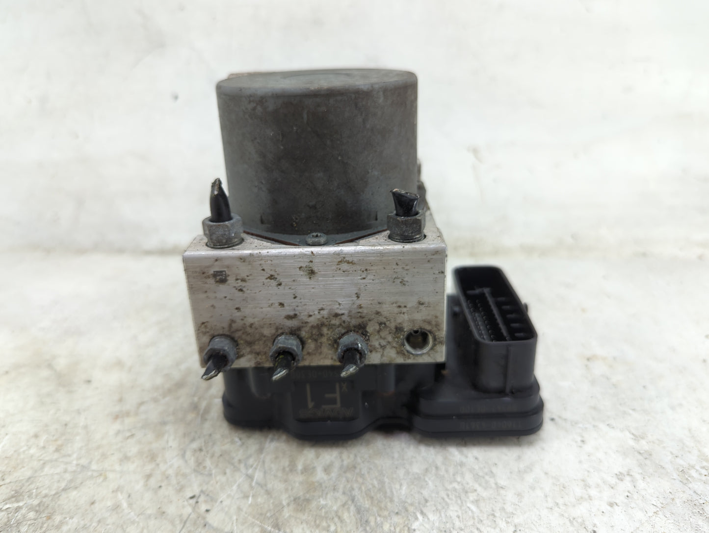 2017-2019 Toyota Highlander ABS Pump Control Module Replacement Fits Fits 2017 2018 2019 OEM Used Auto Parts - Oemusedautopa