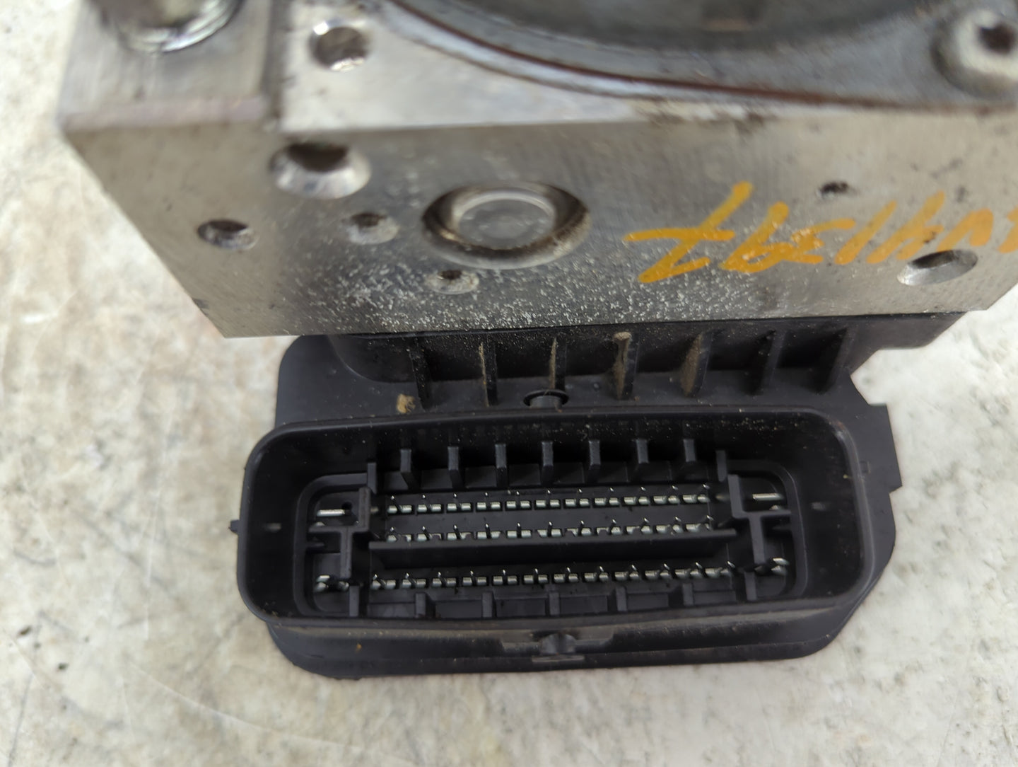 2017-2019 Toyota Highlander ABS Pump Control Module Replacement Fits Fits 2017 2018 2019 OEM Used Auto Parts - Oemusedautopa