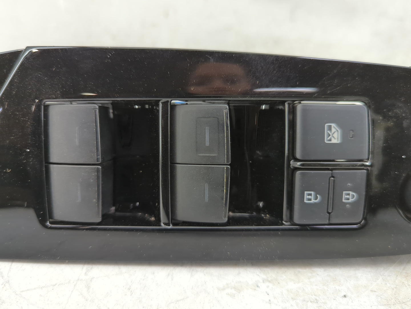 2016-2022 Toyota Prius Master Power Window Switch Replacement Driver Side Left P/N:84040-47090 Fits OEM Used Auto Parts - Oe