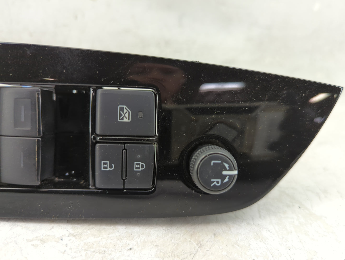 2016-2022 Toyota Prius Master Power Window Switch Replacement Driver Side Left P/N:84040-47090 Fits OEM Used Auto Parts - Oe