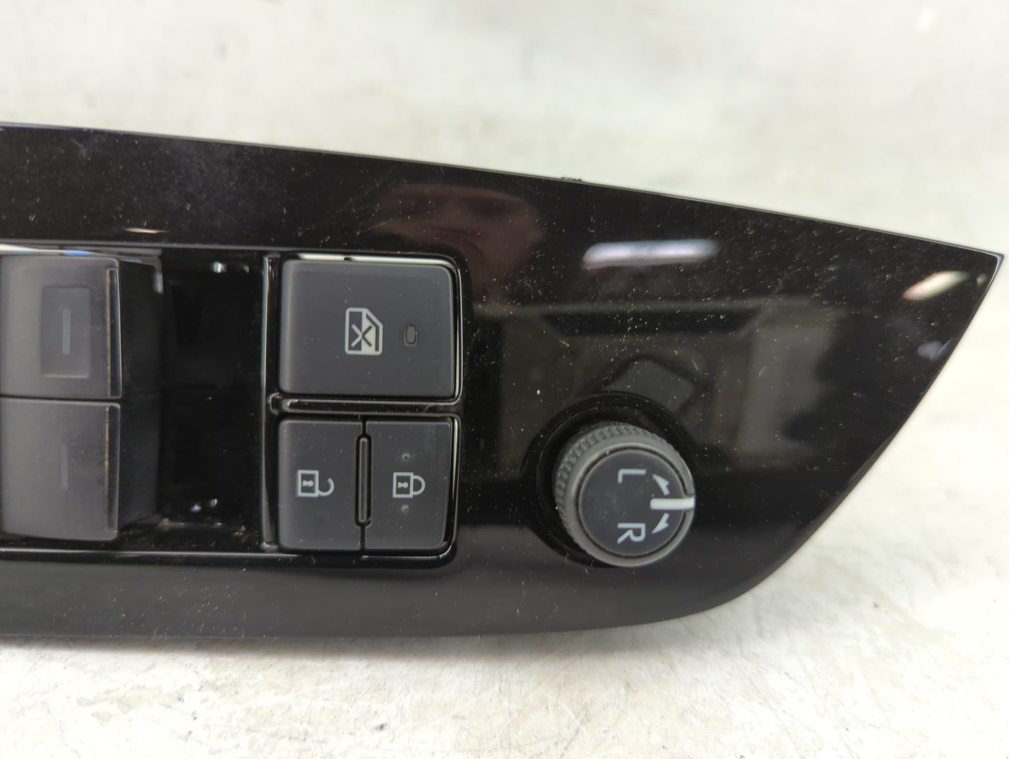 2016-2022 Toyota Prius Master Power Window Switch Replacement Driver Side Left P/N:84040-47090 Fits OEM Used Auto Parts - Oe