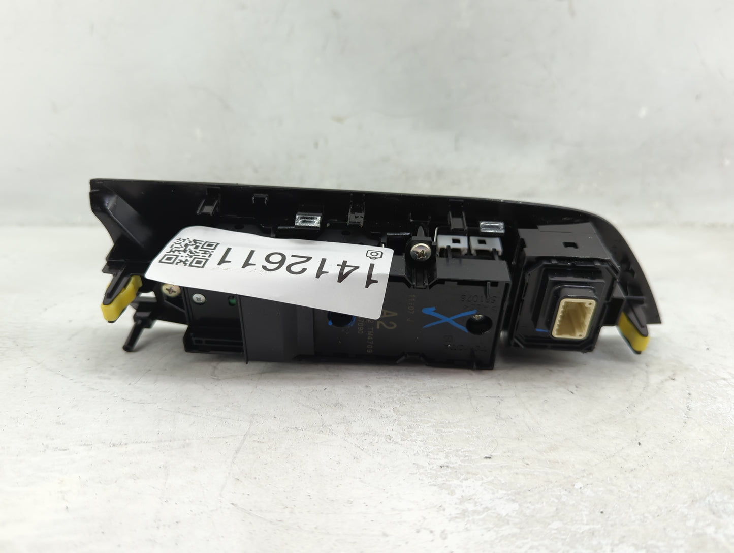 2016-2022 Toyota Prius Master Power Window Switch Replacement Driver Side Left P/N:84040-47090 Fits OEM Used Auto Parts - Oe