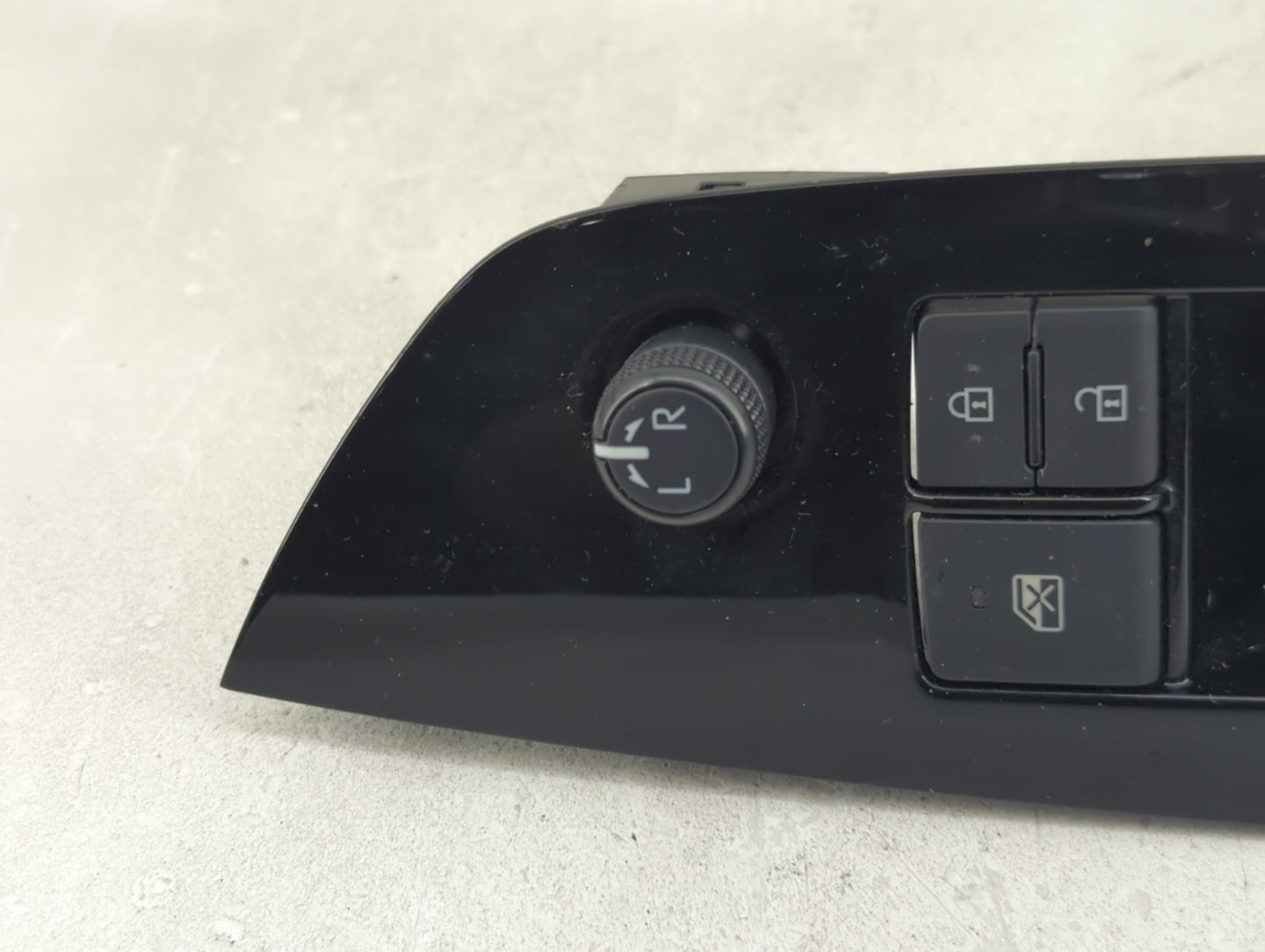 2016-2022 Toyota Prius Master Power Window Switch Replacement Driver Side Left P/N:84040-47090 Fits OEM Used Auto Parts - Oe