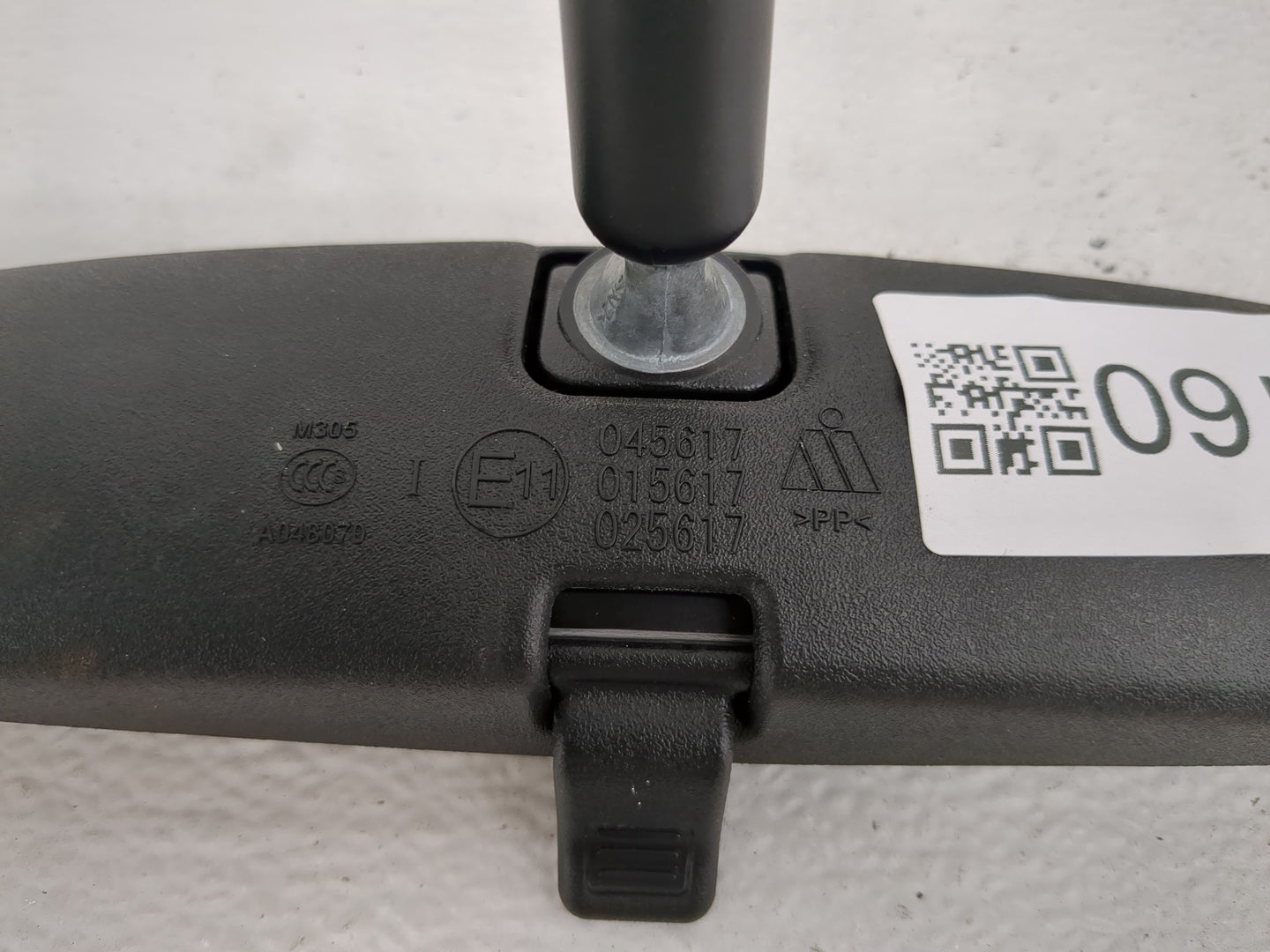 2016-2022 Toyota Rav4 Interior Rear View Mirror Replacement OEM P/N:E11025617 E11045617 Fits OEM Used Auto Parts - Oemusedau