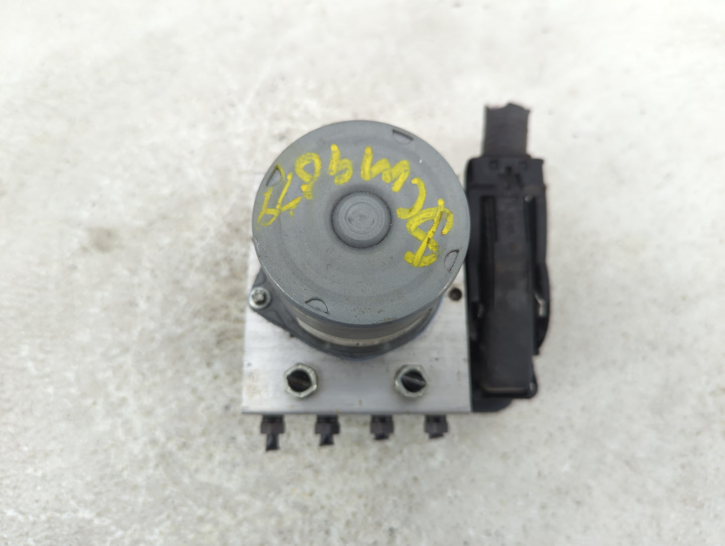 2019-2021 Toyota Rav4 ABS Pump Control Module Replacement P/N:44540-0R240 Fits Fits 2019 2020 2021 OEM Used Auto Parts - Oem