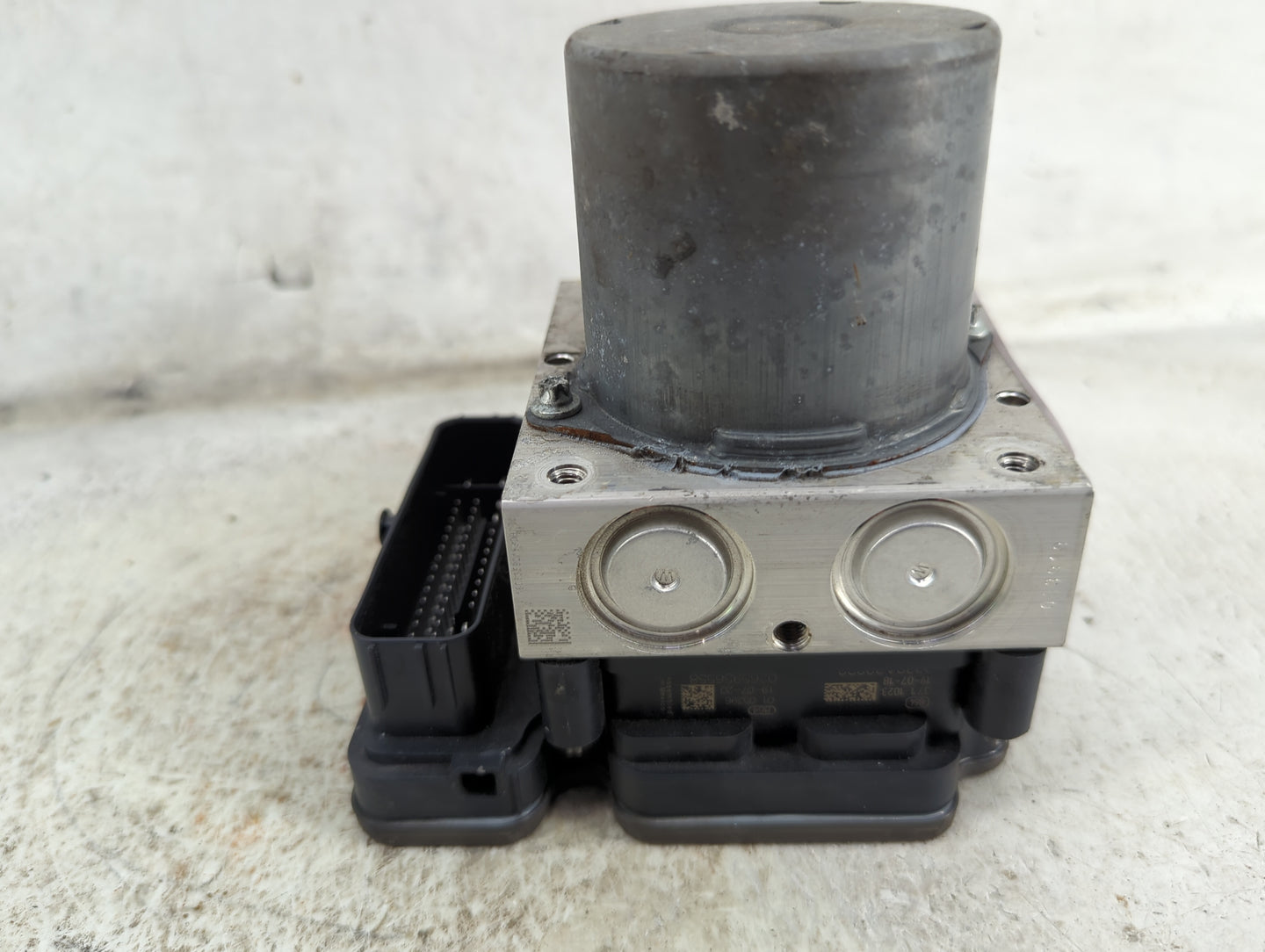 2019-2021 Toyota Rav4 ABS Pump Control Module Replacement P/N:0265268222 2F21800011 Fits Fits 2019 2020 2021 OEM Used Auto P