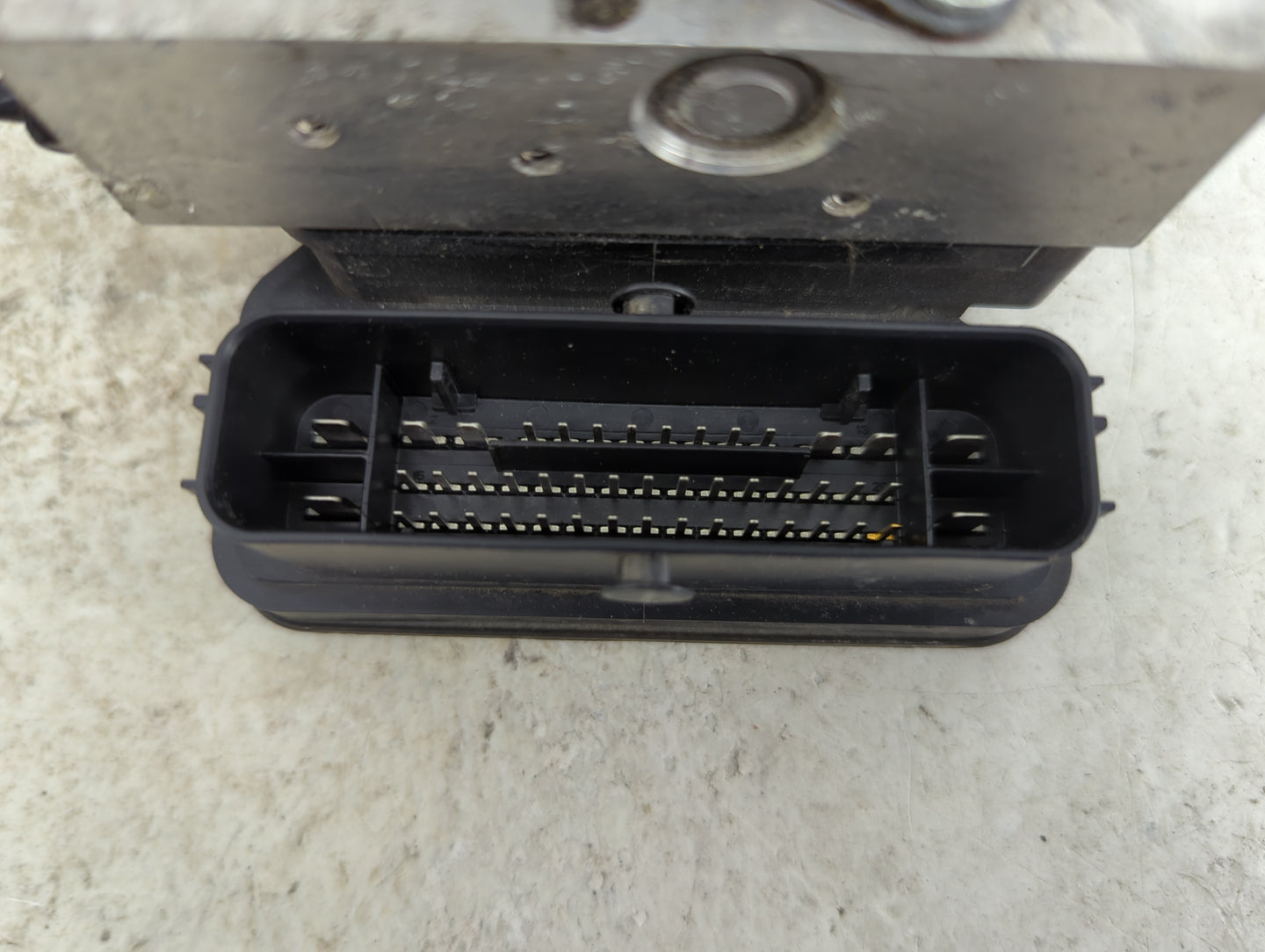 2019-2021 Toyota Rav4 ABS Pump Control Module Replacement P/N:0265268222 2F21800011 Fits Fits 2019 2020 2021 OEM Used Auto P