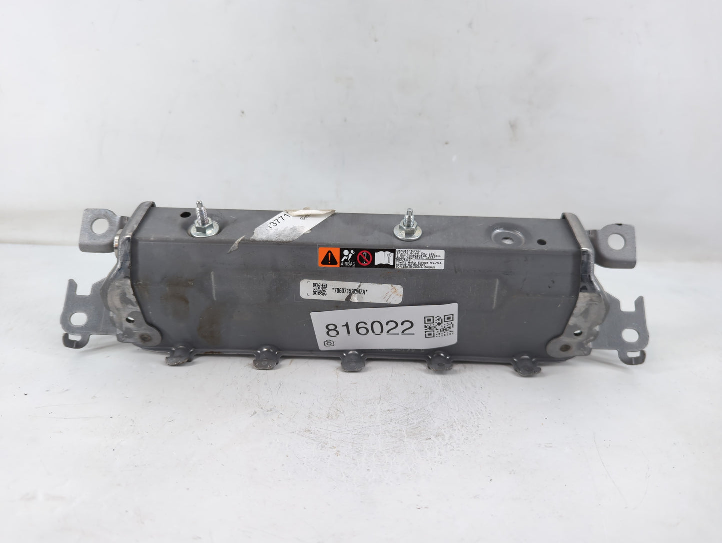 2019-2022 Toyota Rav4 Air Bag Passenger Right Knee OEM Fits Fits 2019 2020 2021 2022 OEM Used Auto Parts - Oemusedautoparts1