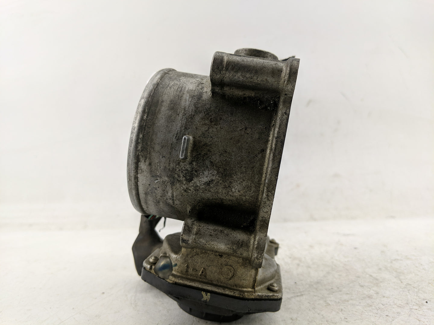 2017-2020 Toyota Sienna Throttle Body P/N:22030-0P060 Fits Fits 2016 2017 2018 2019 2020 2021 2022 OEM Used Auto Parts - Oem
