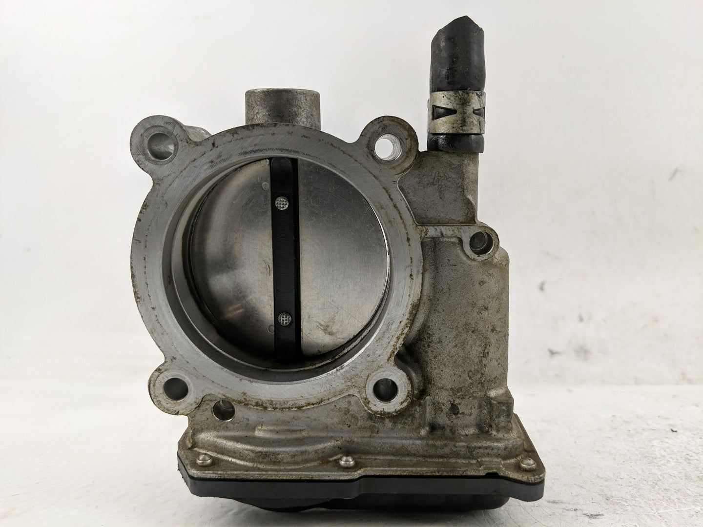 2017-2020 Toyota Sienna Throttle Body P/N:22030-0P060 Fits Fits 2016 2017 2018 2019 2020 2021 2022 OEM Used Auto Parts - Oem