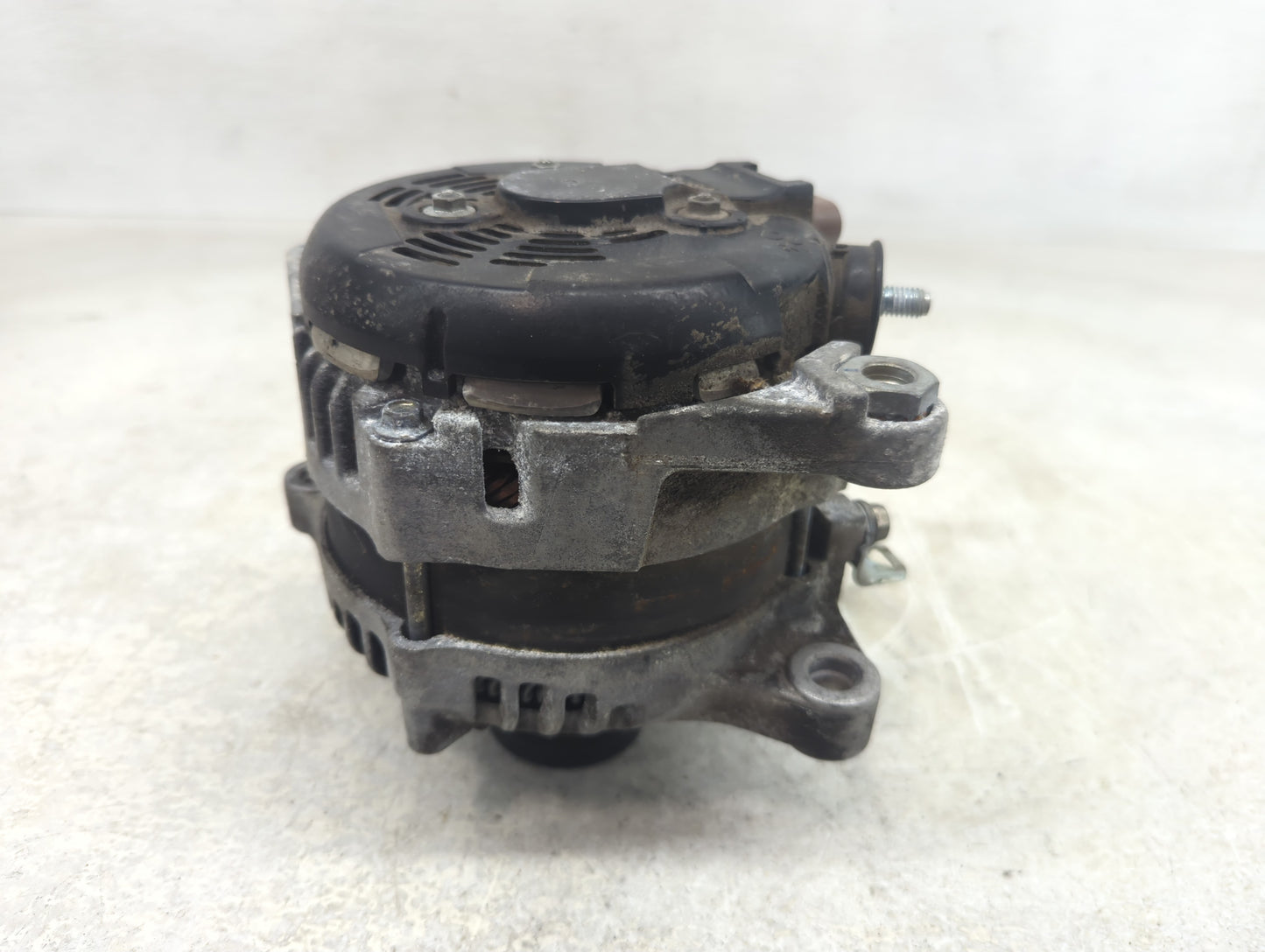 2017-2020 Toyota Sienna Alternator Replacement Generator Charging Assembly Engine OEM P/N:TN104211-0971 27060-0P420 Fits OEM