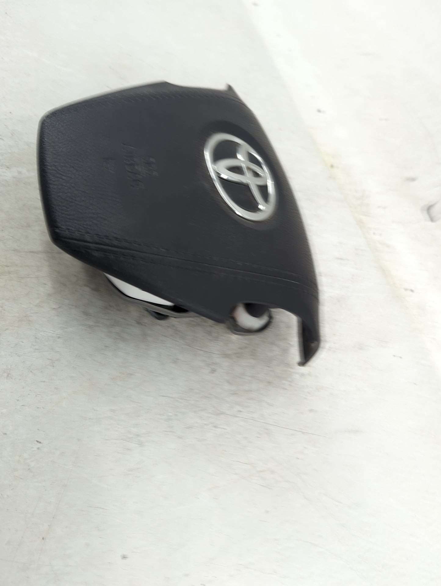 2015-2020 Toyota Sienna Air Bag Driver Left Steering Wheel Mounted Fits Fits 2014 2015 2016 2017 2018 2019 2020 OEM Used Aut
