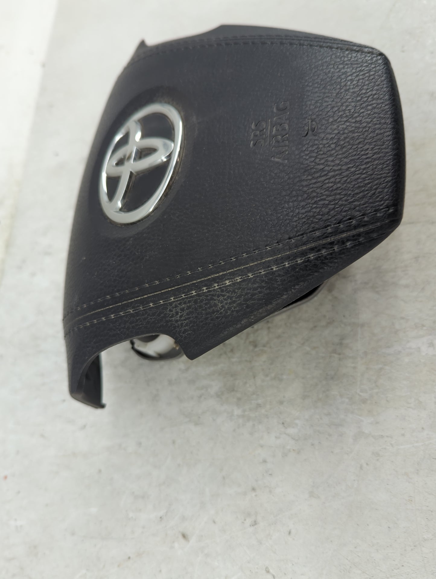 2015-2020 Toyota Sienna Air Bag Driver Left Steering Wheel Mounted Fits Fits 2014 2015 2016 2017 2018 2019 2020 OEM Used Aut