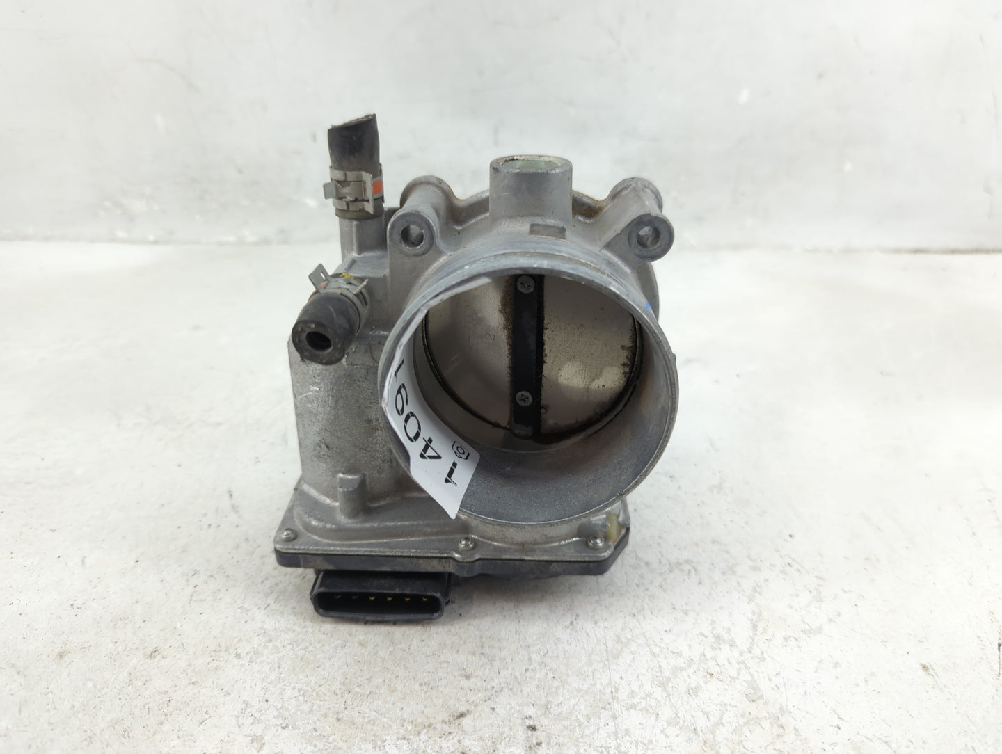 2017-2020 Toyota Sienna Throttle Body P/N:22030-0P060 Fits Fits 2016 2017 2018 2019 2020 2021 2022 OEM Used Auto Parts - Oem