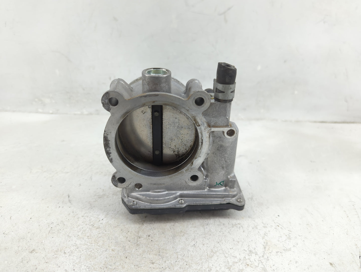 2017-2020 Toyota Sienna Throttle Body P/N:22030-0P060 Fits Fits 2016 2017 2018 2019 2020 2021 2022 OEM Used Auto Parts - Oem