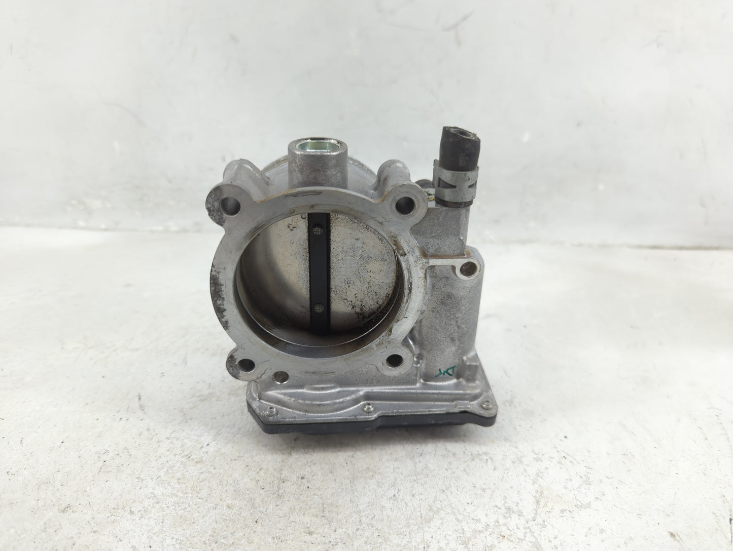 2017-2020 Toyota Sienna Throttle Body P/N:22030-0P060 Fits Fits 2016 2017 2018 2019 2020 2021 2022 OEM Used Auto Parts - Oem
