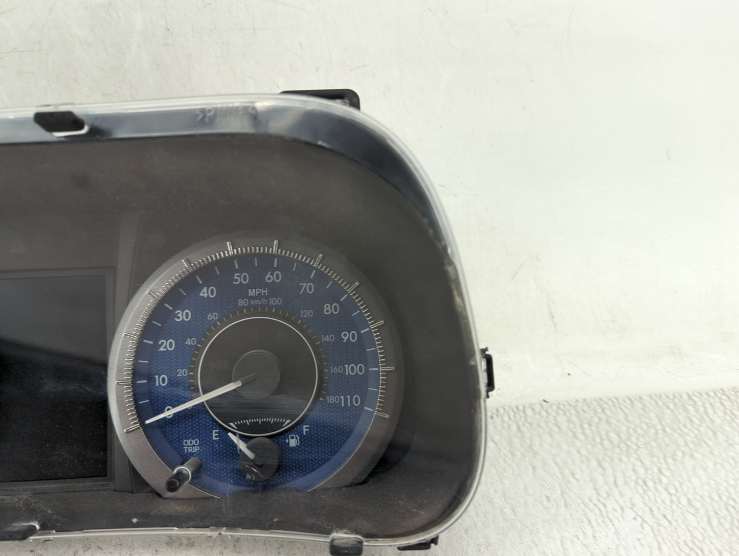 2019-2020 Toyota Sienna Instrument Cluster Speedometer Gauges P/N:83800-08A10 Fits Fits 2019 2020 OEM Used Auto Parts - Oemu