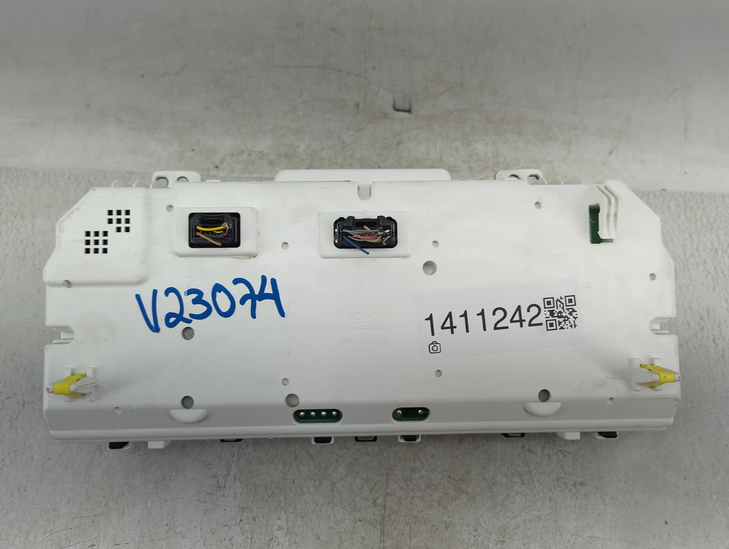 2019-2020 Toyota Sienna Instrument Cluster Speedometer Gauges P/N:83800-08A10 Fits Fits 2019 2020 OEM Used Auto Parts - Oemu