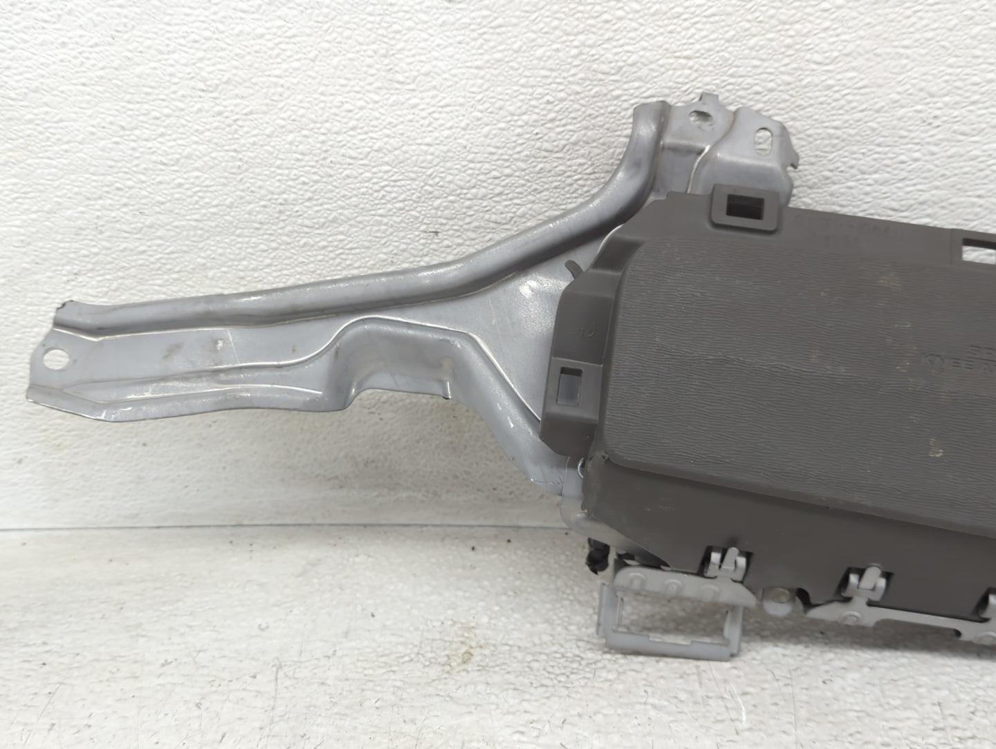 2015-2020 Toyota Sienna Air Bag Driver Left Knee OEM Fits Fits 2015 2016 2017 2018 2019 2020 OEM Used Auto Parts - Oemusedau