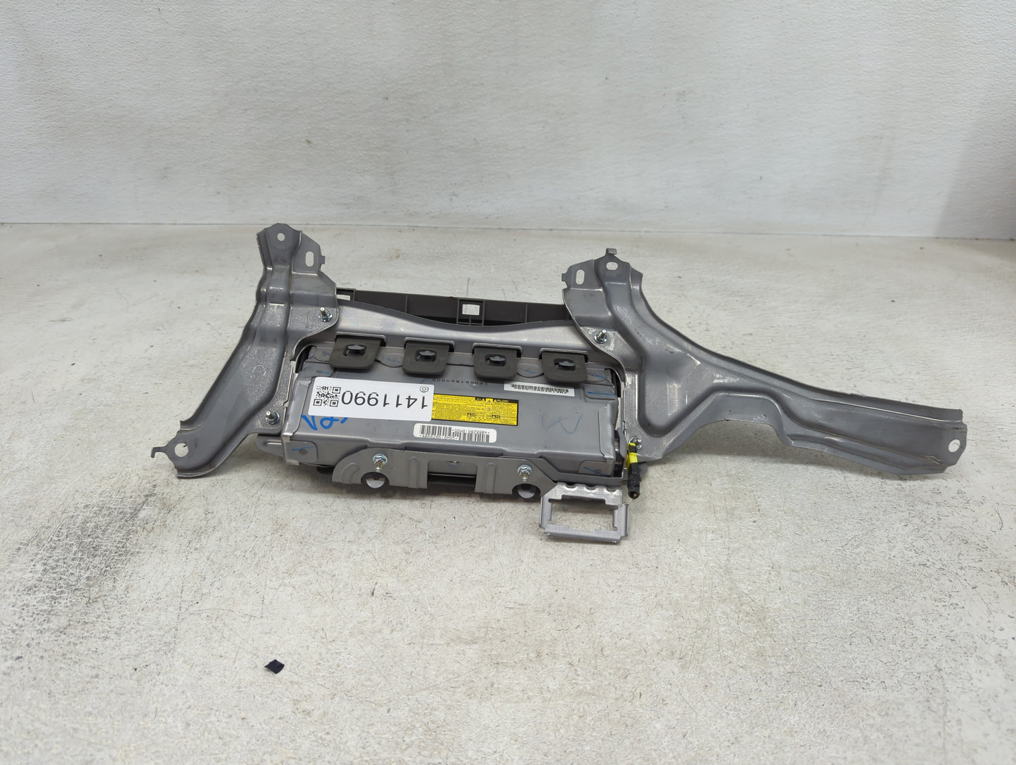 2015-2020 Toyota Sienna Air Bag Driver Left Knee OEM Fits Fits 2015 2016 2017 2018 2019 2020 OEM Used Auto Parts - Oemusedau