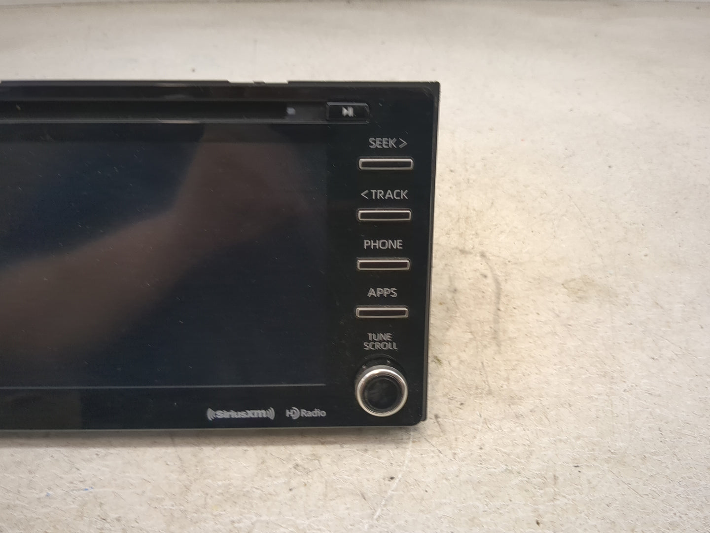 2019-2020 Toyota Sienna Radio AM FM Cd Player Receiver Replacement P/N:86140-08170 86140-08190 Fits Fits 2019 2020 OEM Used 