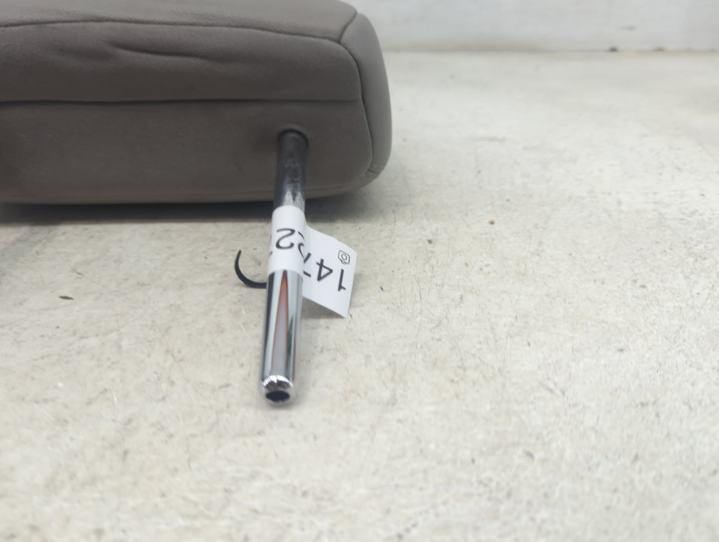 2019 Toyota Sienna Headrest Head Rest Front Passenger Seat Gray 1472274 - Oemusedautoparts1.com