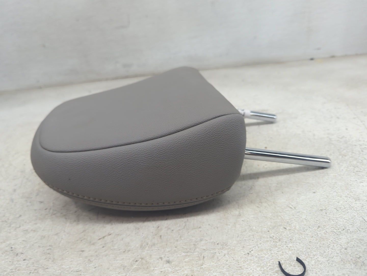 2019 Toyota Sienna Headrest Head Rest Front Passenger Seat Gray 1472274 - Oemusedautoparts1.com