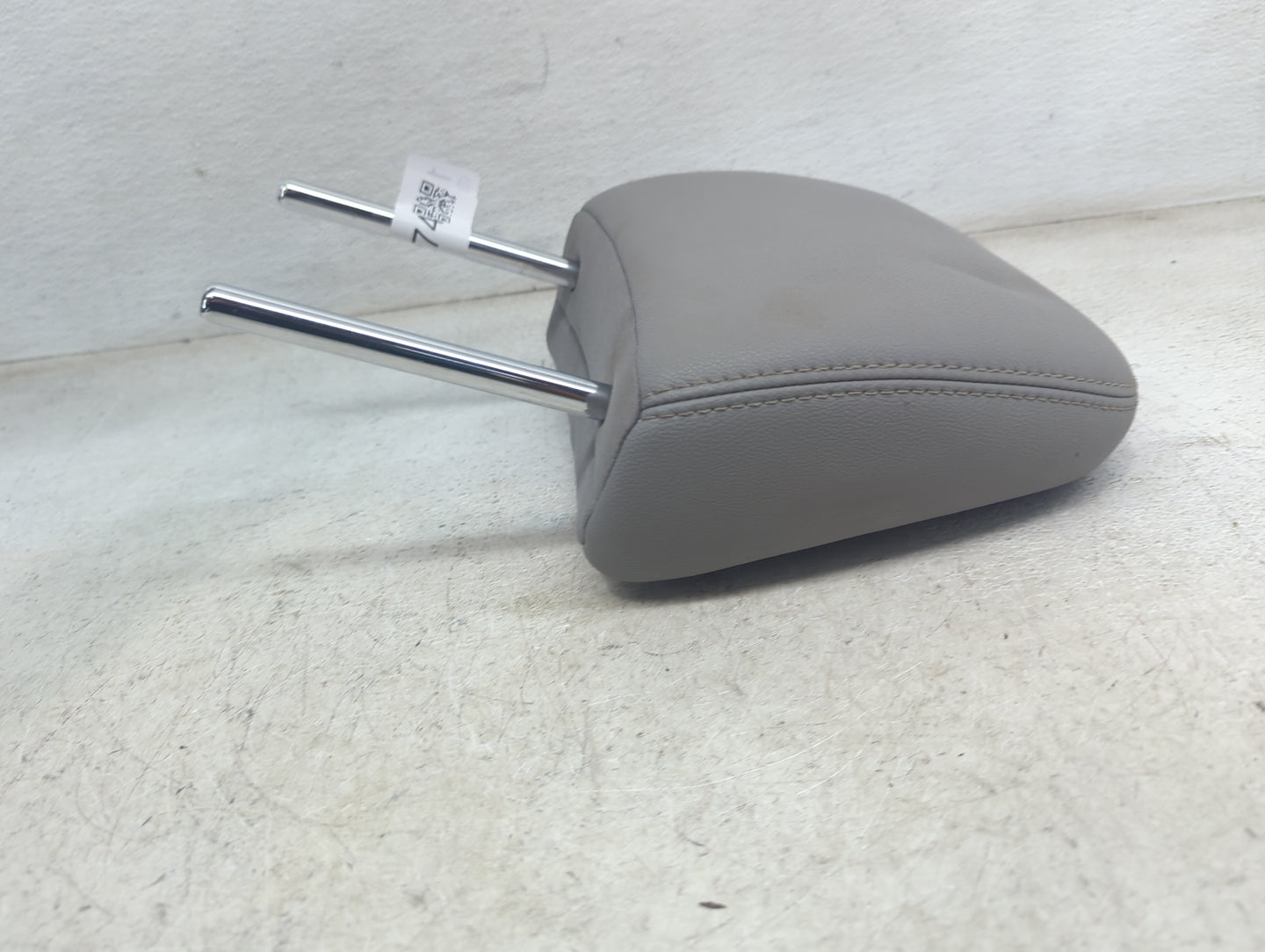 2019 Toyota Sienna Headrest Head Rest Front Passenger Seat Gray 1472274 - Oemusedautoparts1.com