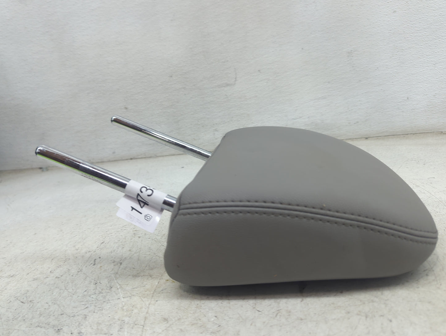 2019 Toyota Sienna Headrest Head Rest Front Driver Passenger Seat Fits OEM Used Auto Parts - Oemusedautoparts1.com