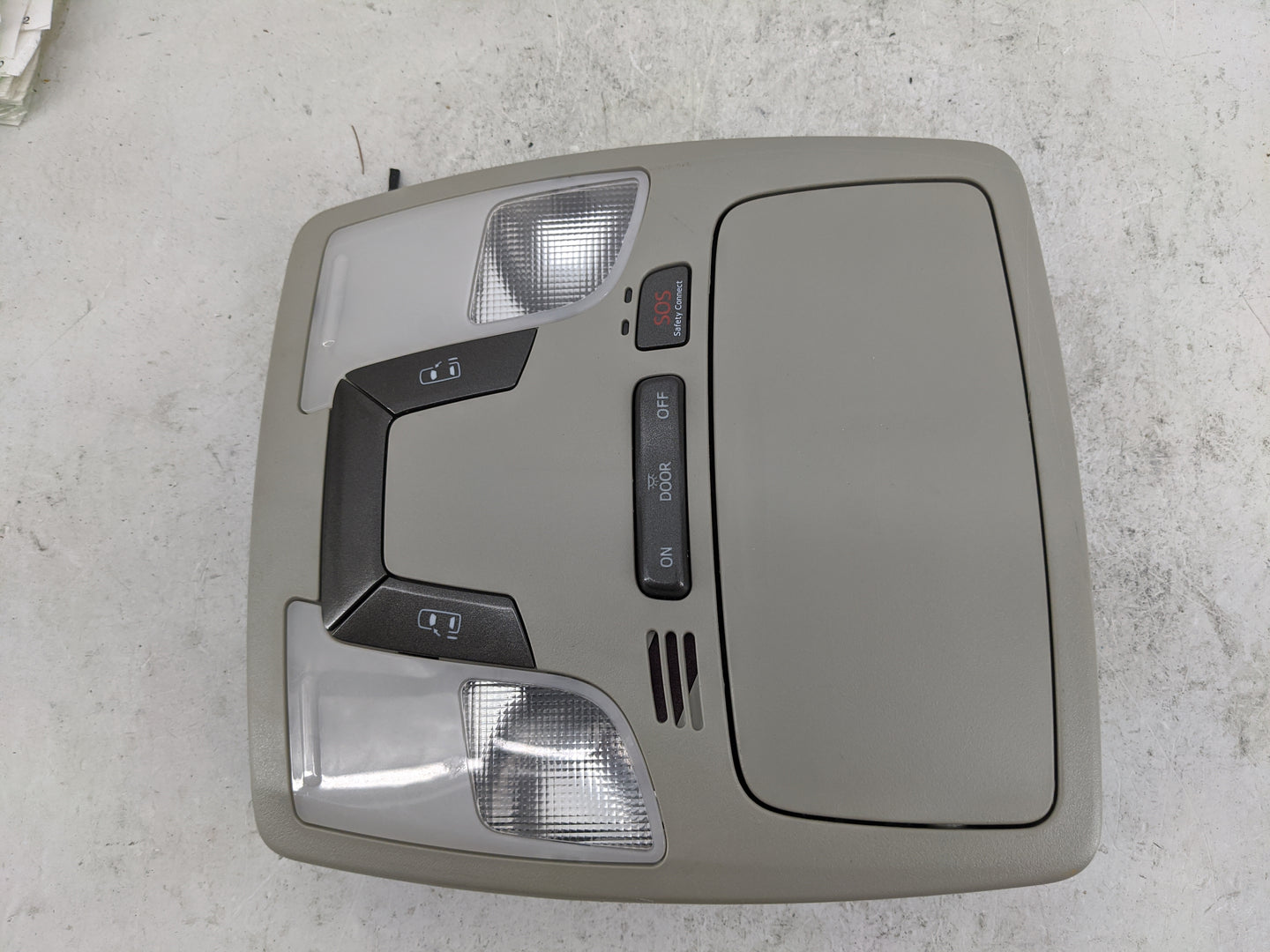 2019 Toyota Sienna Overhead Roof Console Tan - Oemusedautoparts1.com