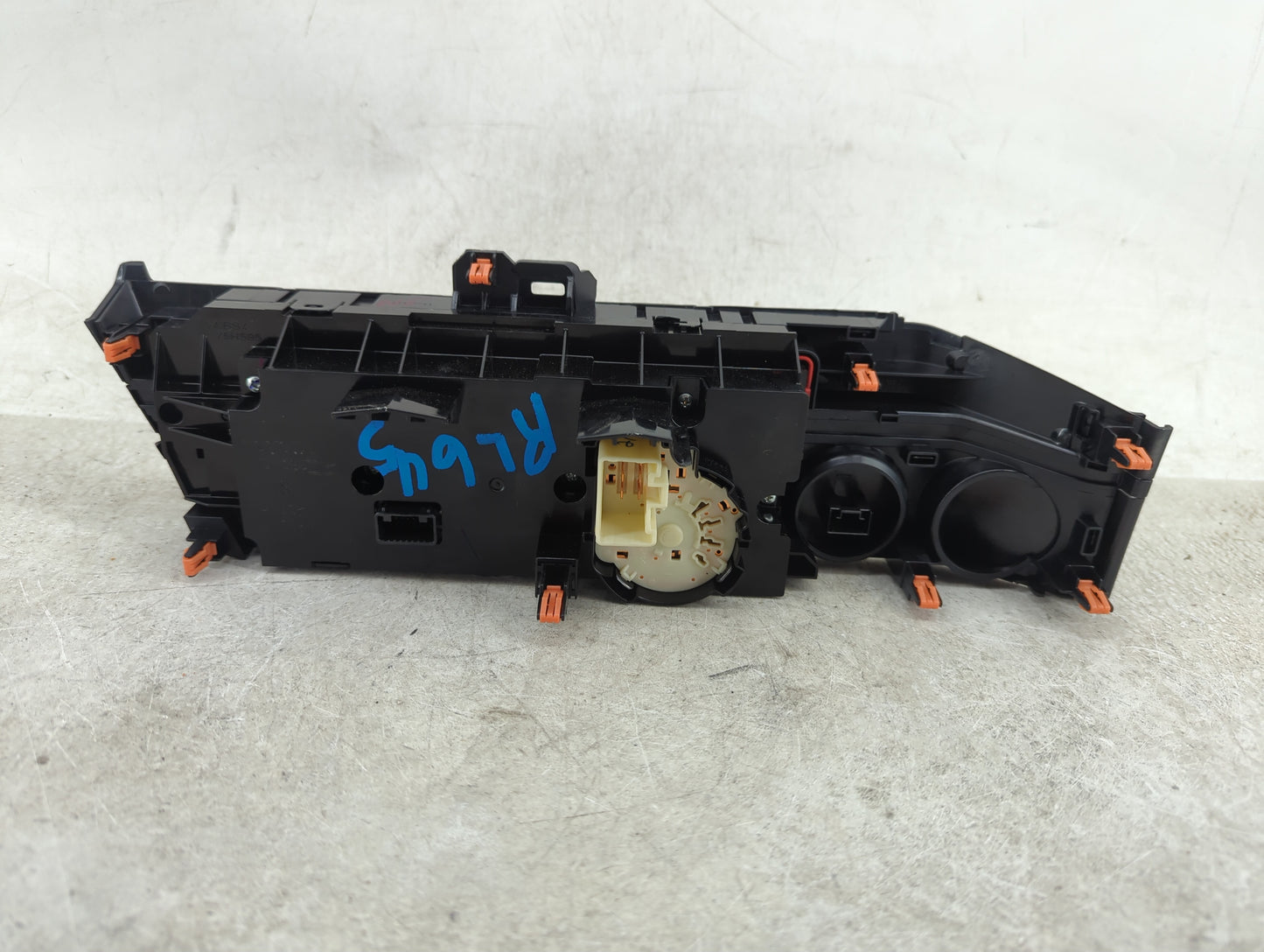 2019 Toyota Tacoma Climate Control Module Temperature AC/Heater Replacement P/N:75H595 Fits OEM Used Auto Parts - Oemusedaut