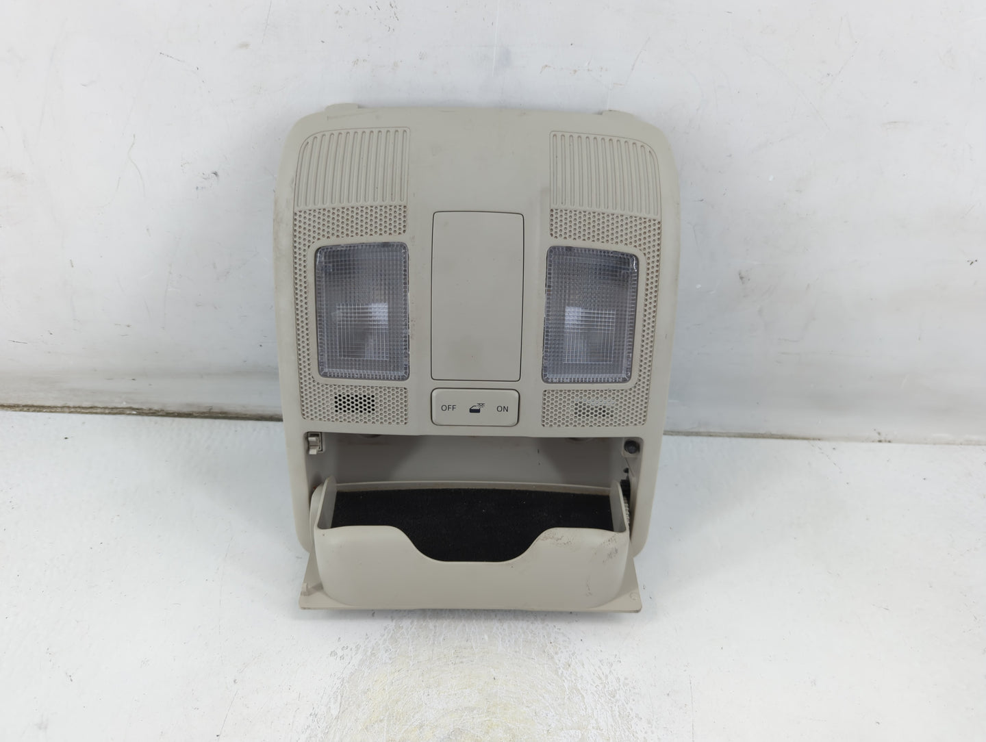 2019 Toyota Yaris Overhead Roof Console - Oemusedautoparts1.com