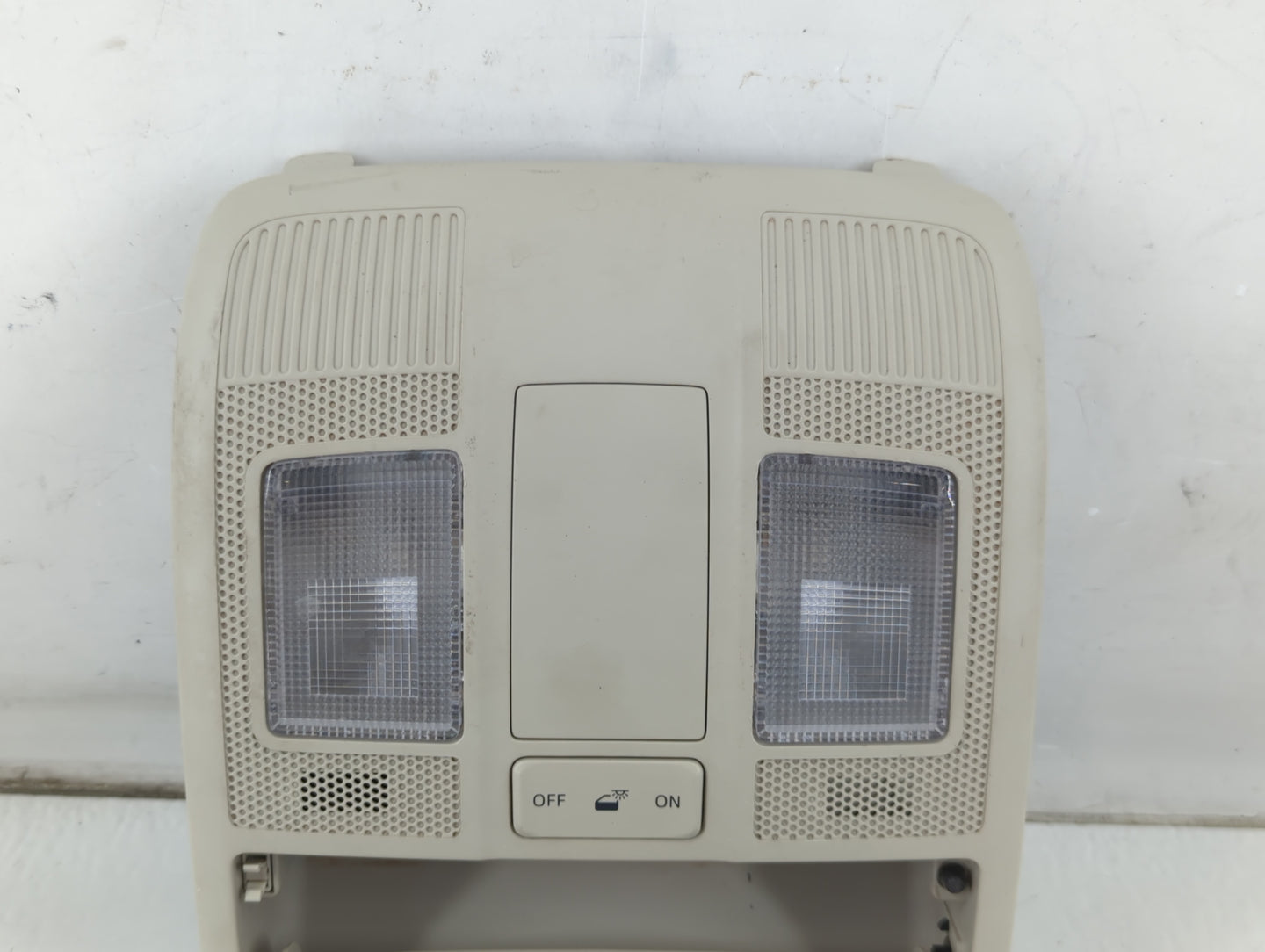 2019 Toyota Yaris Overhead Roof Console - Oemusedautoparts1.com