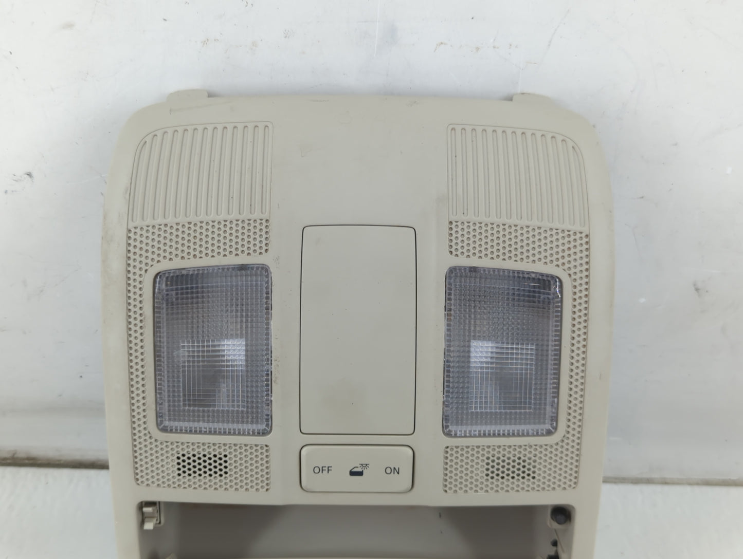 2019 Toyota Yaris Overhead Roof Console - Oemusedautoparts1.com