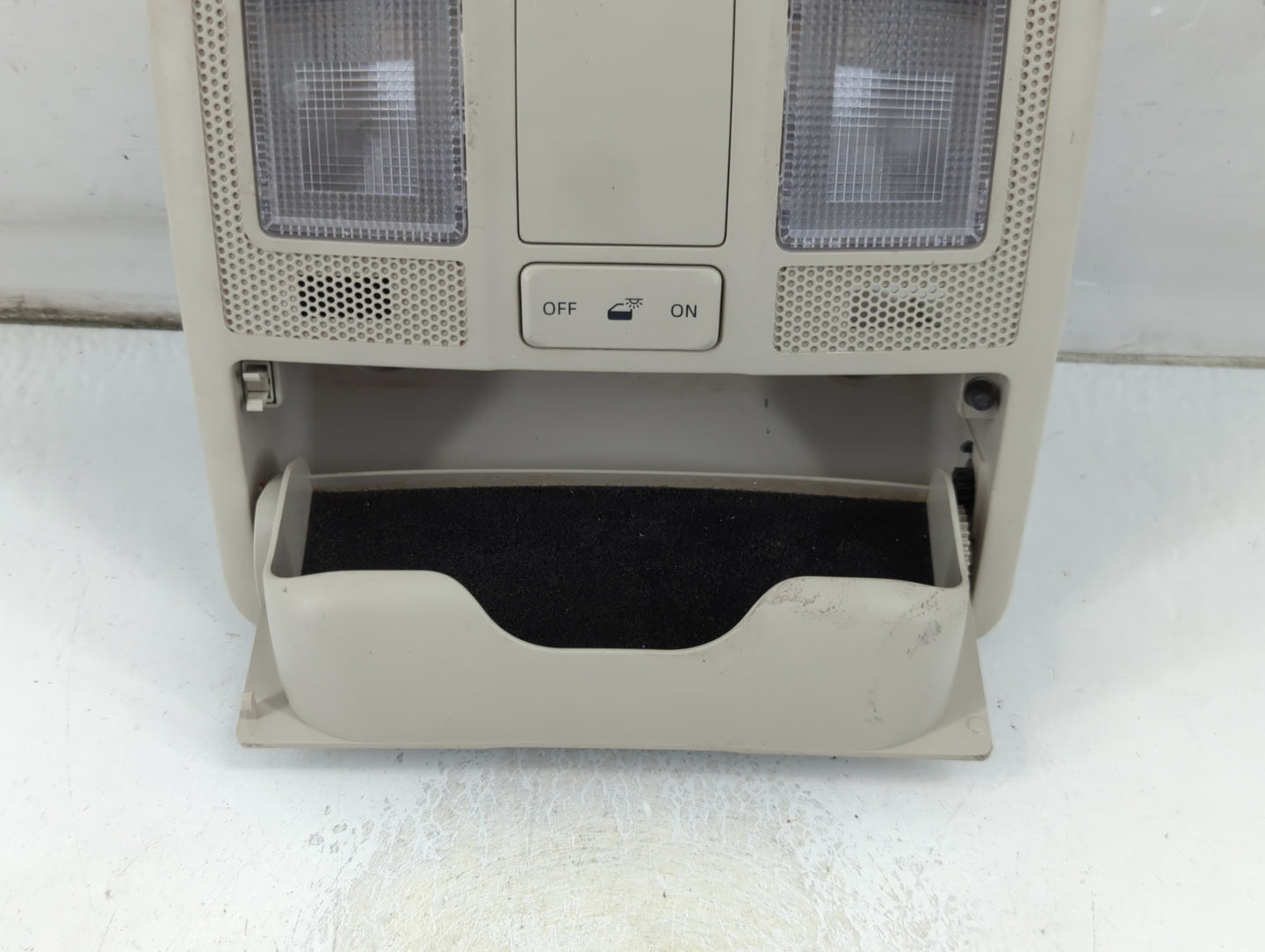 2019 Toyota Yaris Overhead Roof Console - Oemusedautoparts1.com