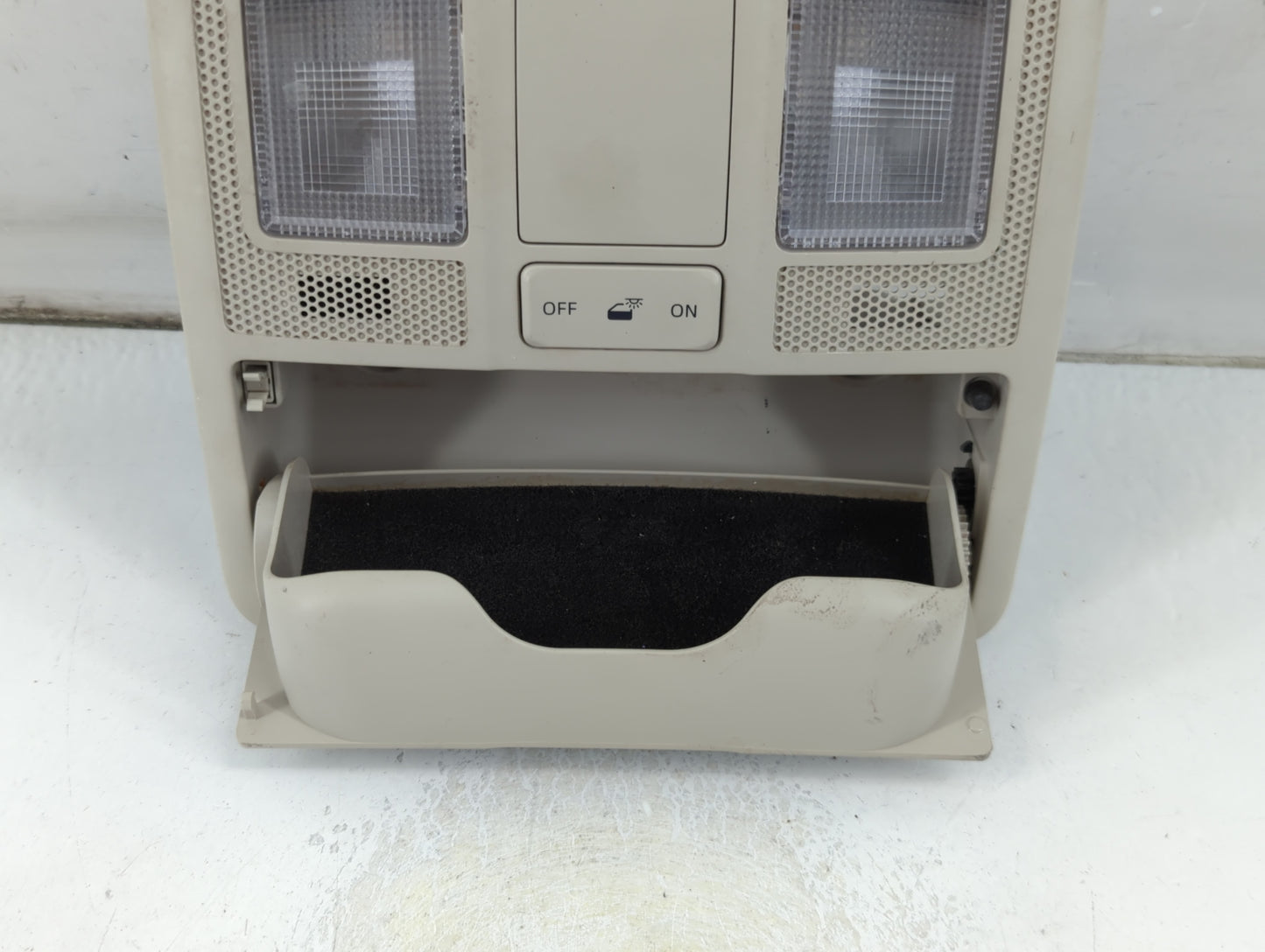 2019 Toyota Yaris Overhead Roof Console - Oemusedautoparts1.com