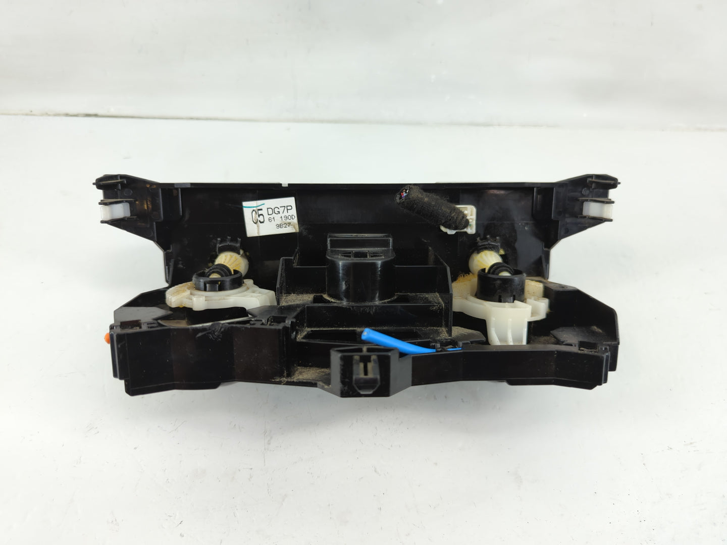 2016-2020 Toyota Yaris Climate Control Module Temperature AC/Heater Replacement Fits Fits 2016 2017 2018 2019 2020 OEM Used 