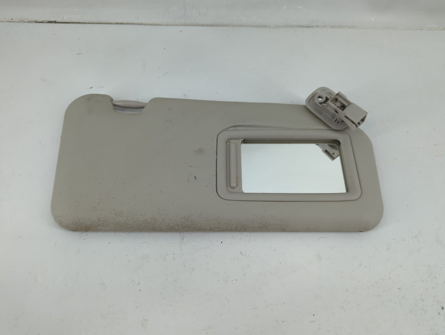 2019-2020 Toyota Yaris Sun Visor Shade Replacement Passenger Right Mirror Fits Fits 2019 2020 OEM Used Auto Parts - Oemuseda