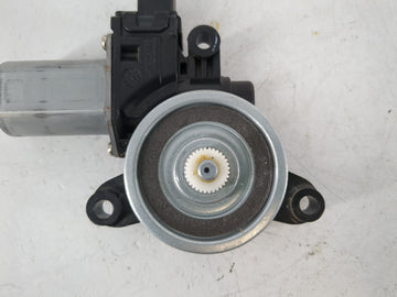 2016-2020 Toyota Yaris Passenger Front Right Power Window Motor