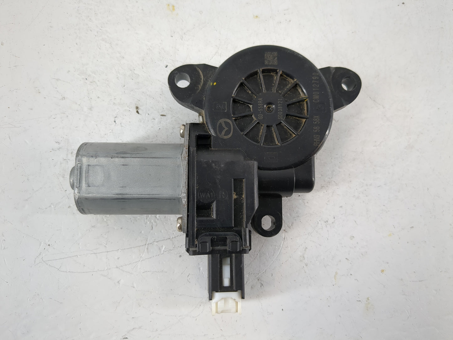 2016-2020 Toyota Yaris Passenger Front Right Power Window Motor - Oemusedautoparts1.com