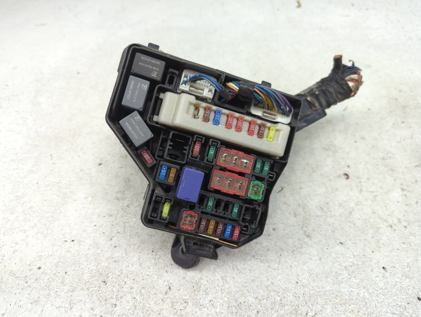2012-2019 Toyota Yaris Fusebox Fuse Box Panel Relay Module P/N:82662-0D300 Fits Fits 2012 2013 2014 2015 2016 2017 2018 2019