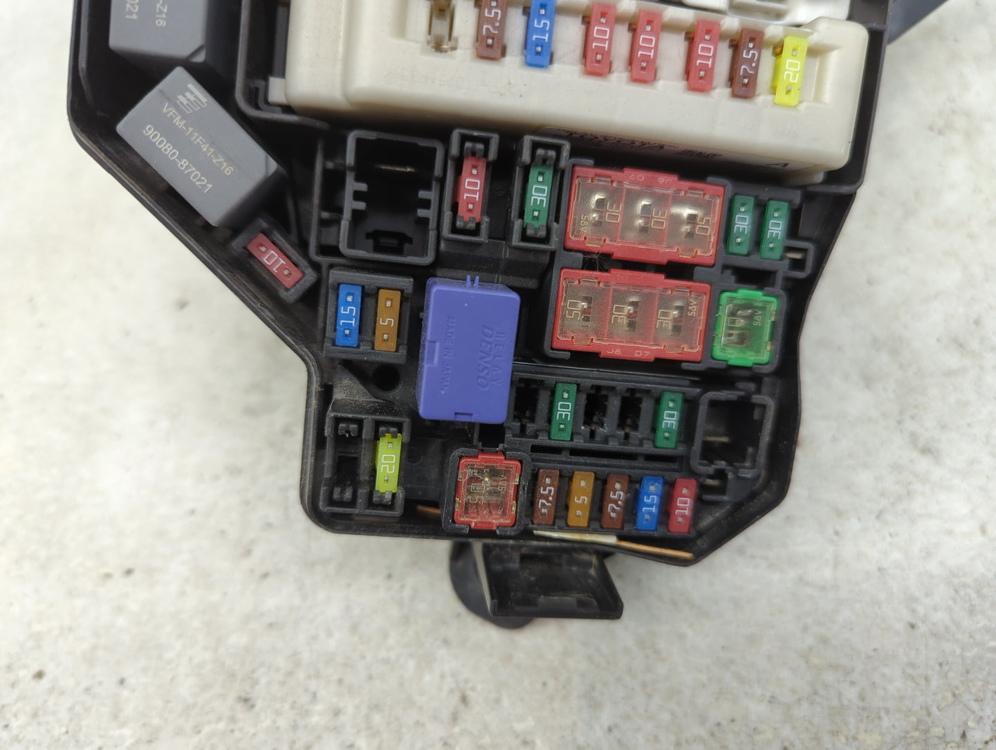 2012-2019 Toyota Yaris Fusebox Fuse Box Panel Relay Module P/N:82662-0D300 Fits Fits 2012 2013 2014 2015 2016 2017 2018 2019