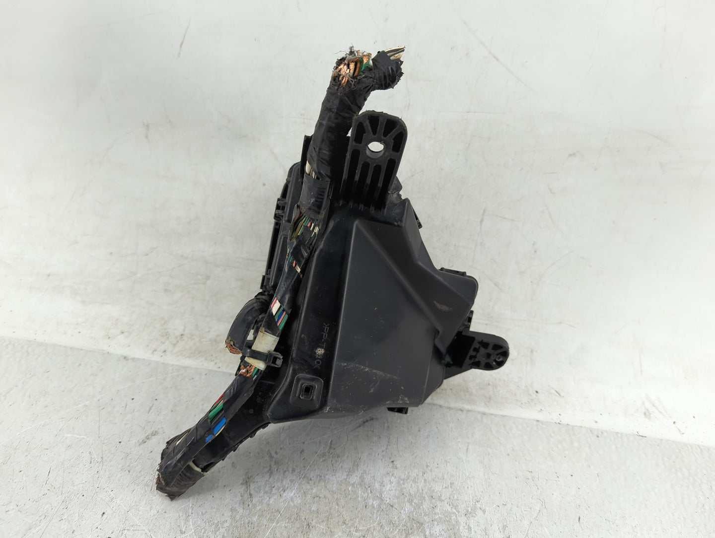 2012-2019 Toyota Yaris Fusebox Fuse Box Panel Relay Module Fits Fits 2012 2013 2014 2015 2016 2017 2018 2019 OEM Used Auto P