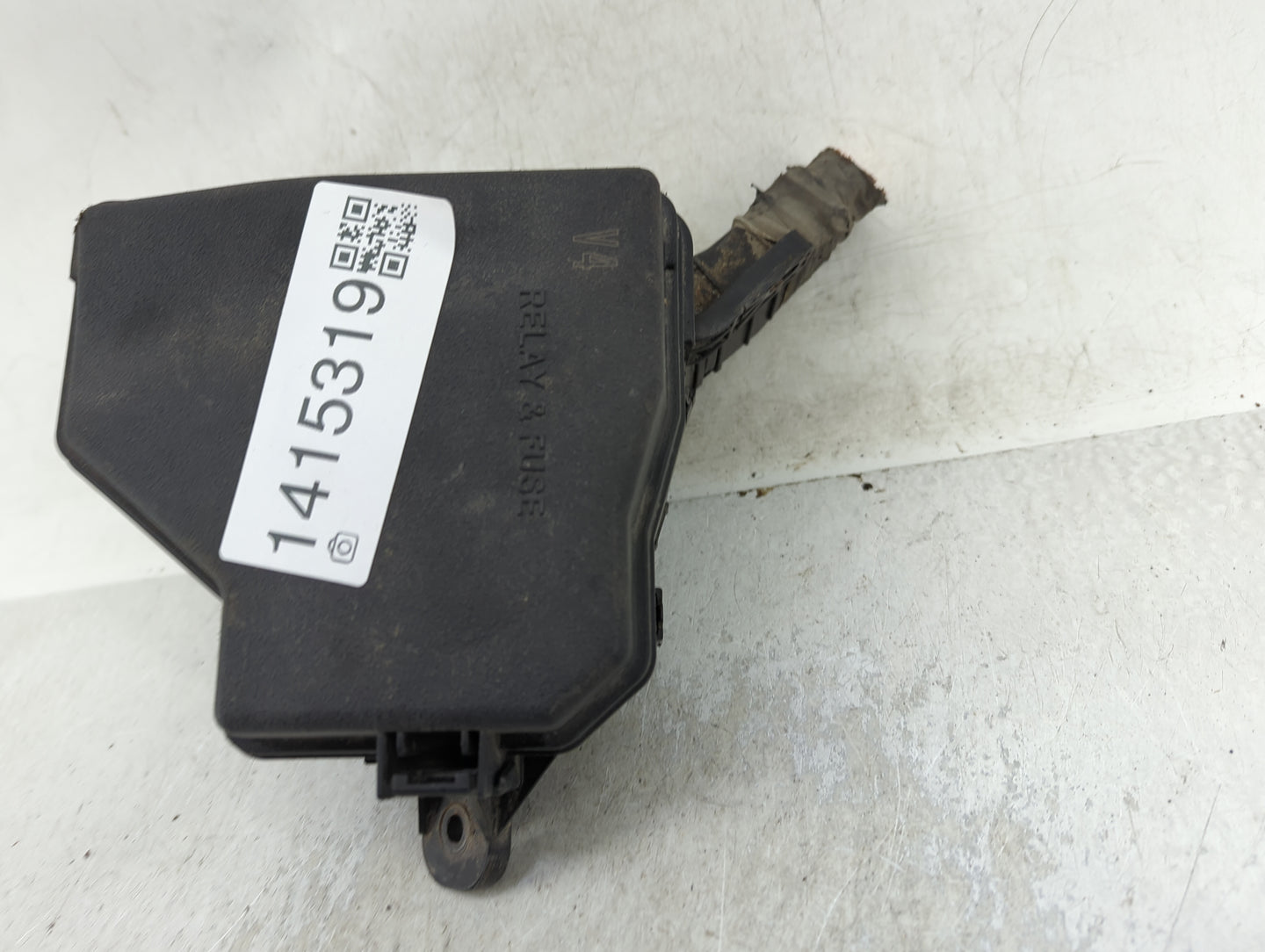 2012-2019 Toyota Yaris Fusebox Fuse Box Panel Relay Module Fits Fits 2012 2013 2014 2015 2016 2017 2018 2019 OEM Used Auto P