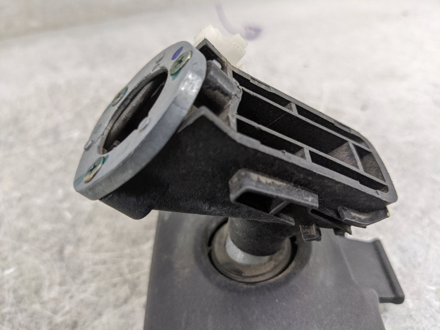 2019 Transit Connect Interior Rear View Mirror Replacement OEM P/N:014276 Fits OEM Used Auto Parts - Oemusedautoparts1.com