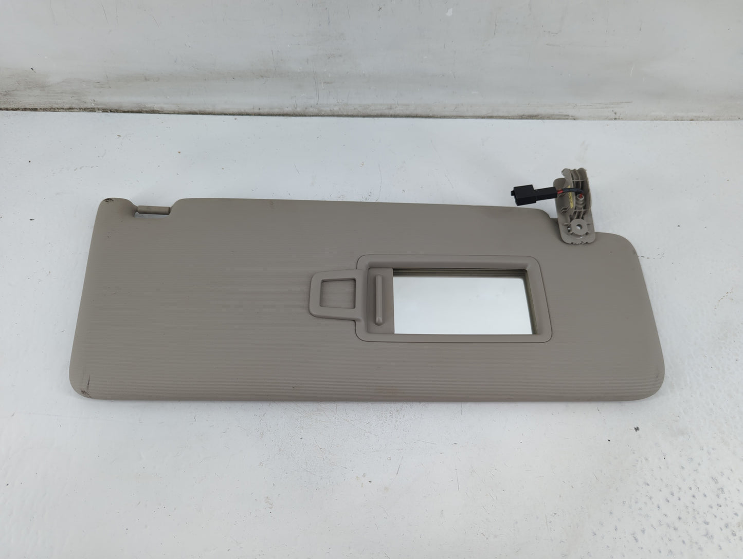 2018-2022 Volkswagen Atlas Sun Visor Shade Replacement Passenger Right Mirror Fits Fits 2018 2019 2020 2021 2022 OEM Used Au