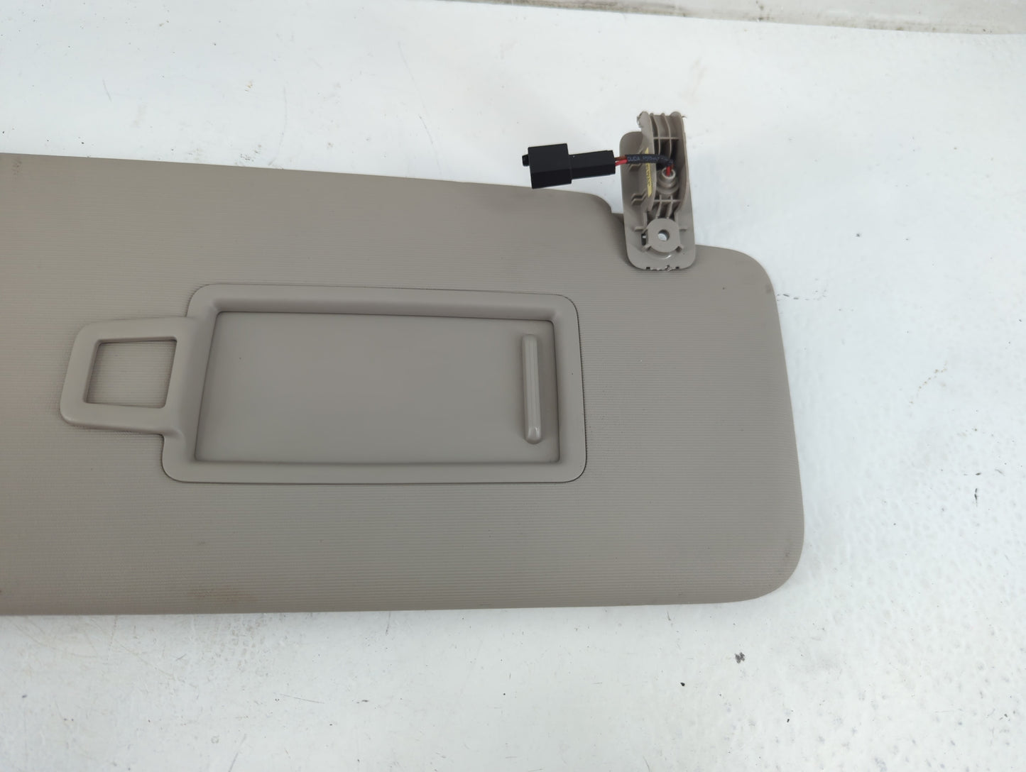 2018-2022 Volkswagen Atlas Sun Visor Shade Replacement Passenger Right Mirror Fits Fits 2018 2019 2020 2021 2022 OEM Used Au